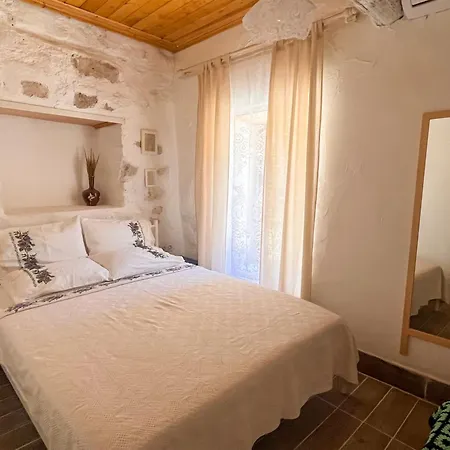 Esket Hotel *